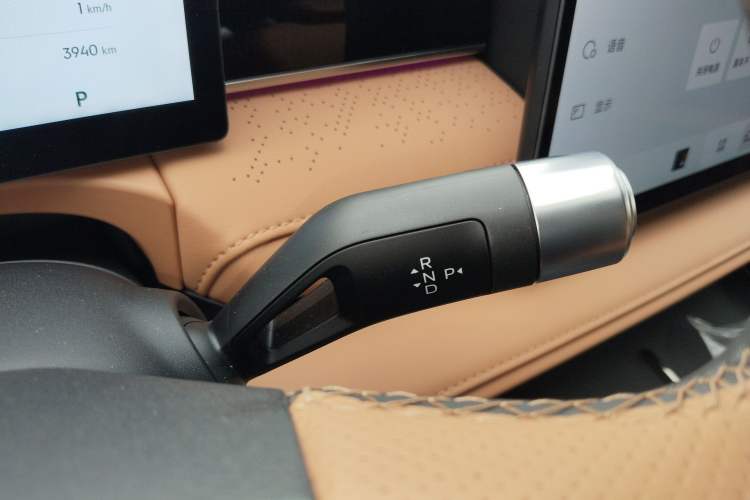 Used Geely Galaxy 8 2025 130km EM-P Starship Edition Gear Lever