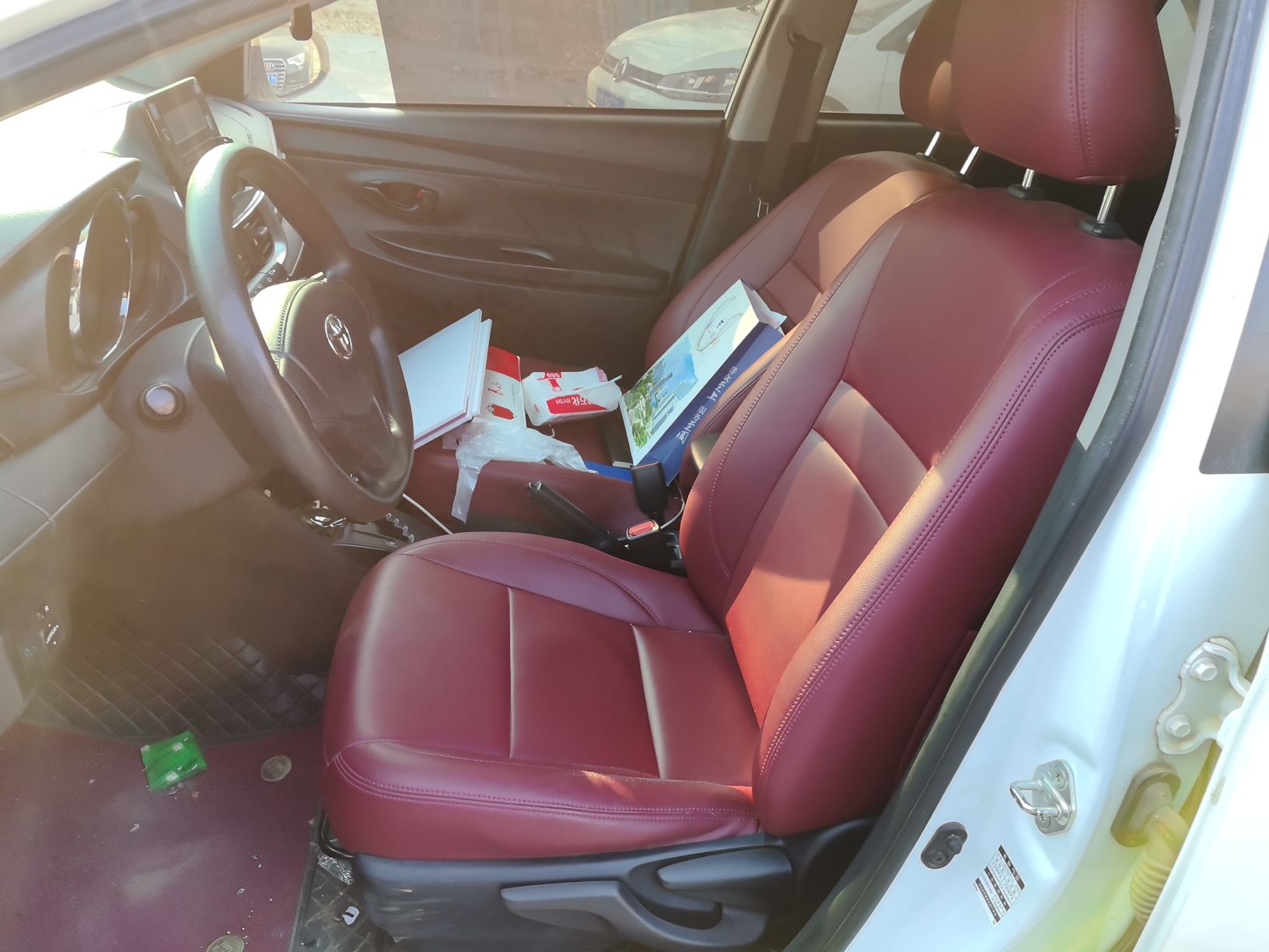 Переднее сиденье в автомобиле