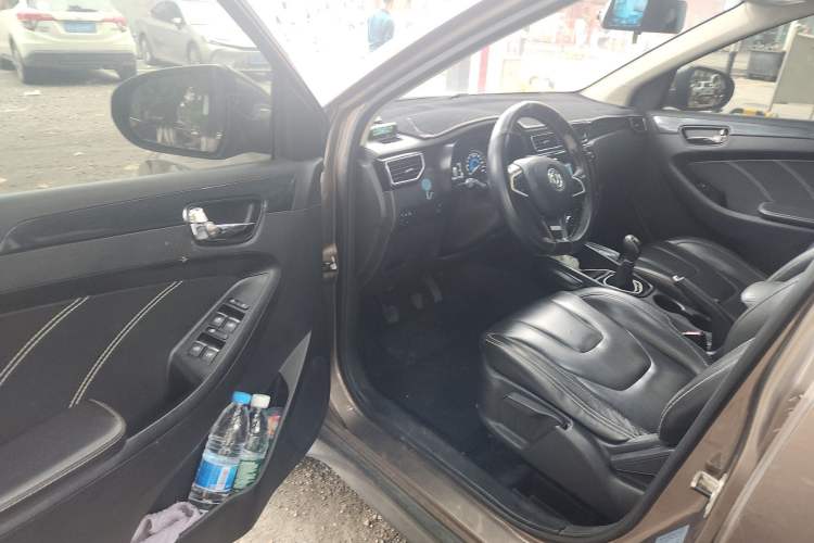 Used Dongfeng Fengon 580 2016 1.8L Manual Comfort Model
