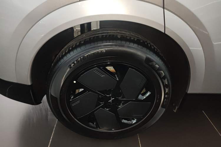 Used XPeng G6 2025 625 Long-Range Max Flagship Edition Exterior 8