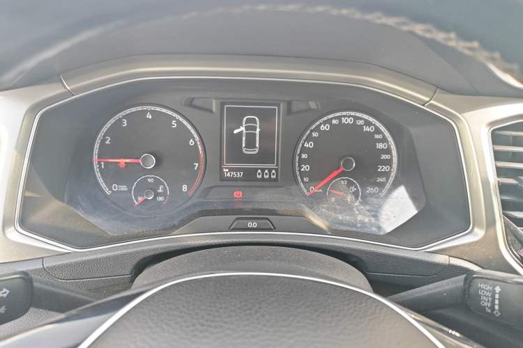 Used Volkswagen T-ROC 2018 230TSI DSG Two-Wheel Drive Advanced Version China V Standard