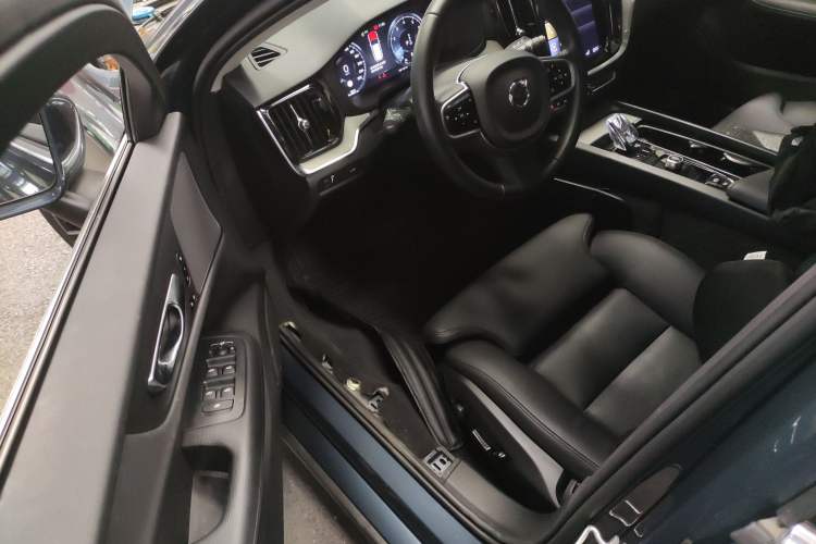 Used Volvo V60 2022 B5 Zhiyuan Luxury Edition Driver Seat