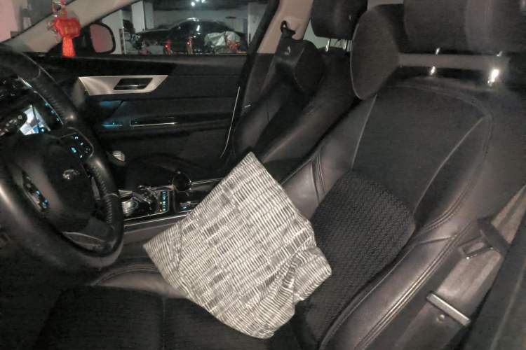 Used Jaguar XF 2016 XF 2.0T Two-Wheel-Drive Luxury Edition Left Front Seat