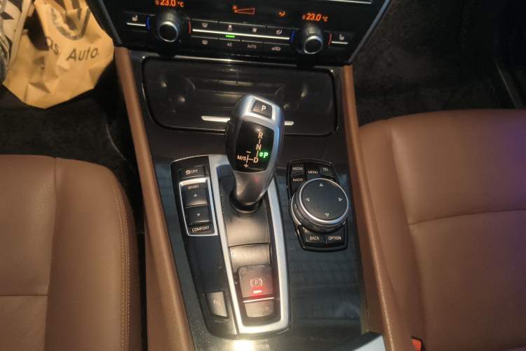 Used BMW 5 Series GT 2015 528i Leading Model
