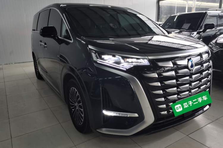 Used Denza D9 2022 DM-i 970 Four-Wheel Drive Prestige Model
