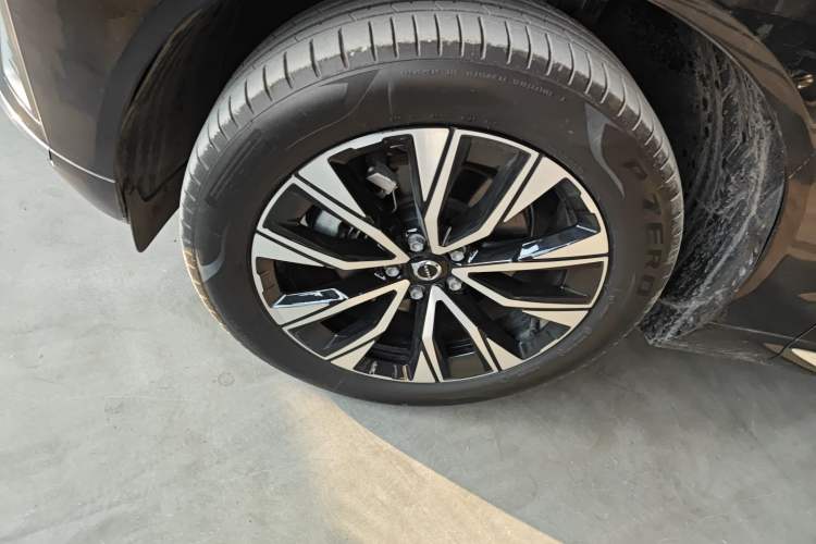 Used Volvo XC60 2024 B5 4x4 Smart Luxury Edition