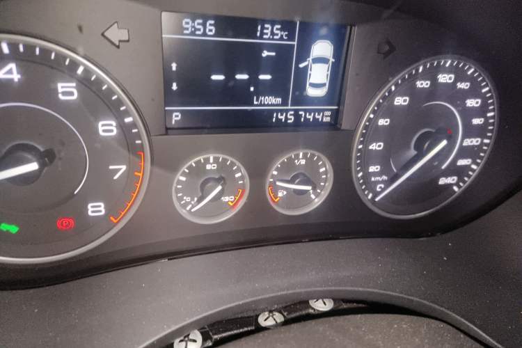 Used BORGWARD BX5 2017 20TGDI Automatic Two-Wheel Drive Pioneer Edition Odometer Close Up