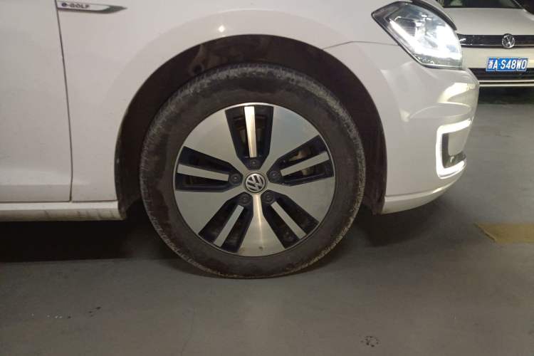 Used Volkswagen Golf Pure Electric 2020 Chari Right Front Wheel Hub