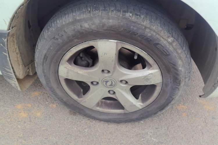 Used Dongfeng Fengon 2013 1.3L Manual Deluxe Edition DK13-08 Right Front Wheel Hub