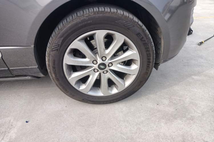 Used Land Rover Range 2015 3.0 SC V6 Vogue Right Front Wheel Hub