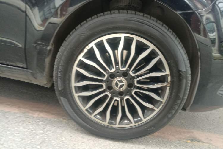 Used Mercedes-Benz V-Class 2018 V 260 L Prestige Extended Version China VI Right Front Wheel Hub