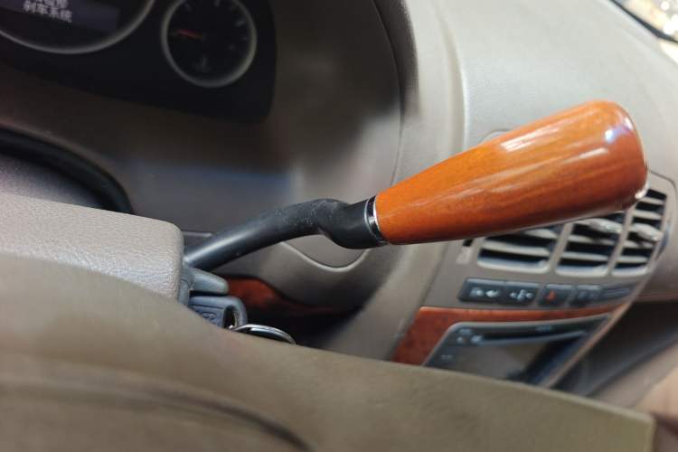 Used Buick GL8 2006 Lu Zun 3.0L CT Comfort Edition
