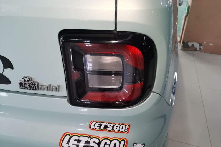 Used Geely Galaxy Panda 2023 Panda Mini 200km Endurance Bear
