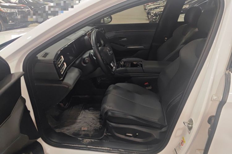 Used BYD Qin L 2025 DM-i Smart Drive 120KM Superior Model
