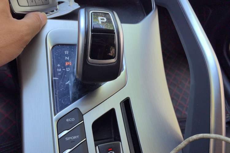 Used Geely Auto Coolray 2020 PRO 240T DCT Hunter Gear Lever