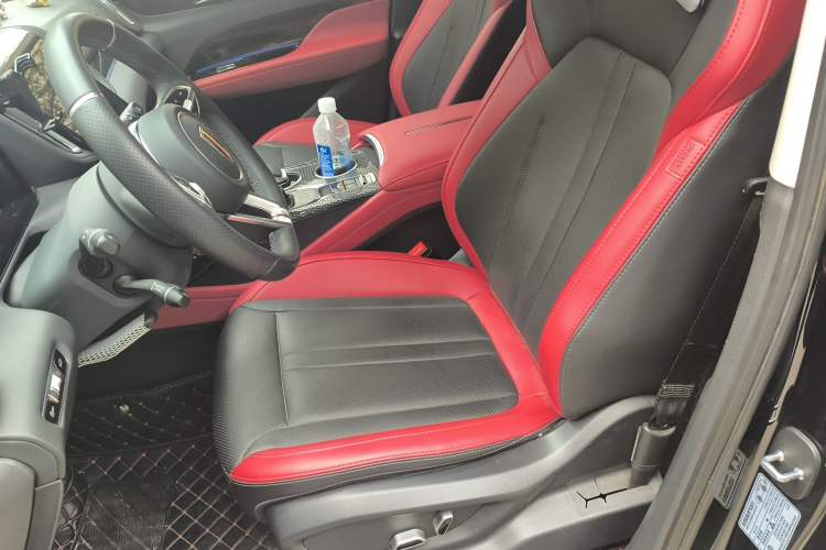 Used Hongqi HS3 2023 1.5T Two-Wheel Drive Shanwei Edition HEV
