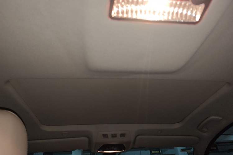 Used BMW 5 Series 2013 530Li Leading Model