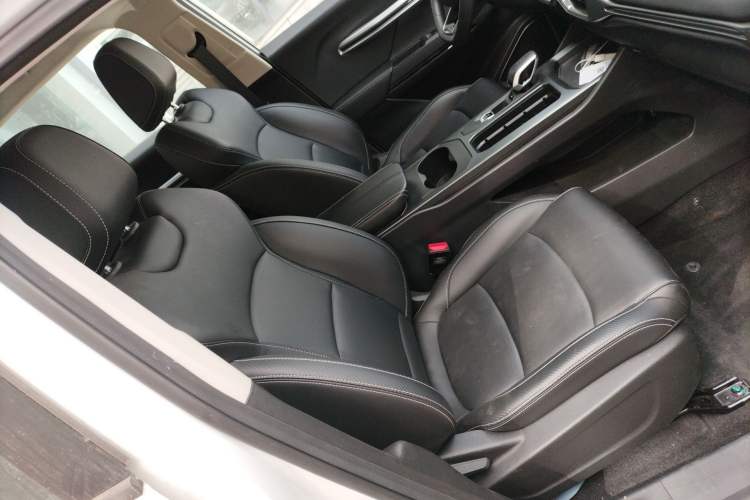 Used Radar King Kong 2025 460 km All-Wheel Drive Long-Box Version – Mighty King Kong Right Front Seat