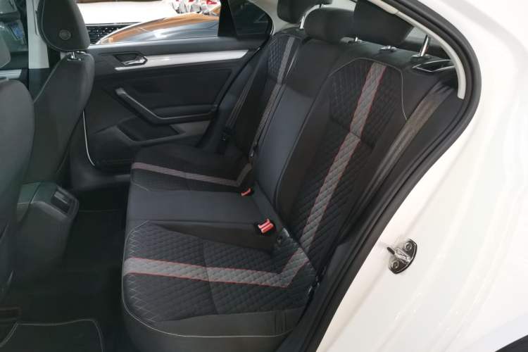 Used Volkswagen Lamando 2019 230TSI DSG Fashion Edition China VI