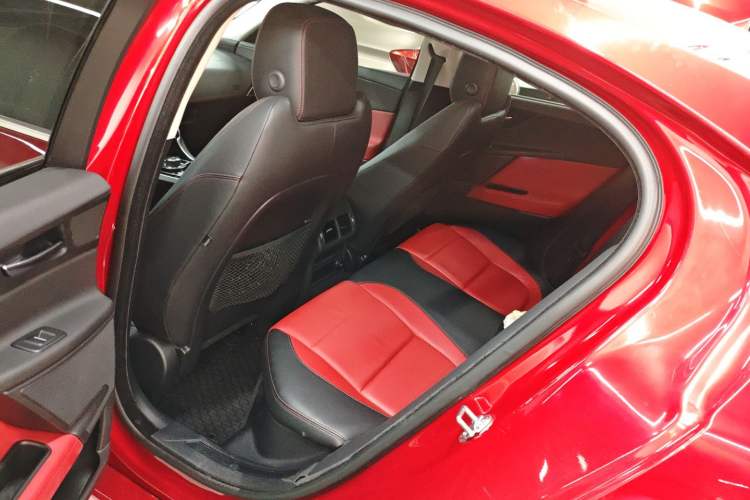 Used Jaguar XE 2017 2.0T 200 PS R-Sport
