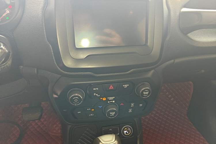 Used Jeep Renegade 2018 Connected Large Screen Version 180T Automatic High-Energy Edition