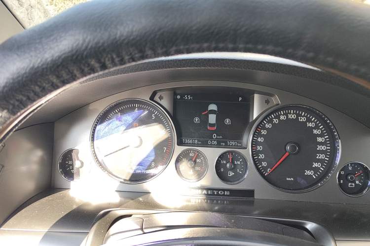 Used Volkswagen Phaeton 2012 3.6L Deluxe Custom Edition