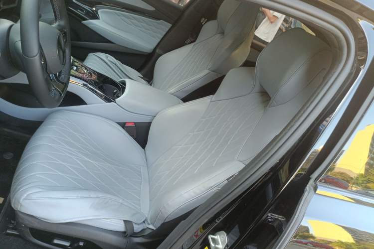 Used BYD Seal 2022 550 km Standard Range Rear-Wheel Drive Prestige Version