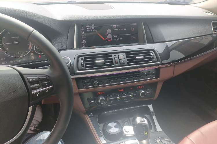 Used BMW 5 Series 2014 520Li Elegant Model Audio And AC Panel