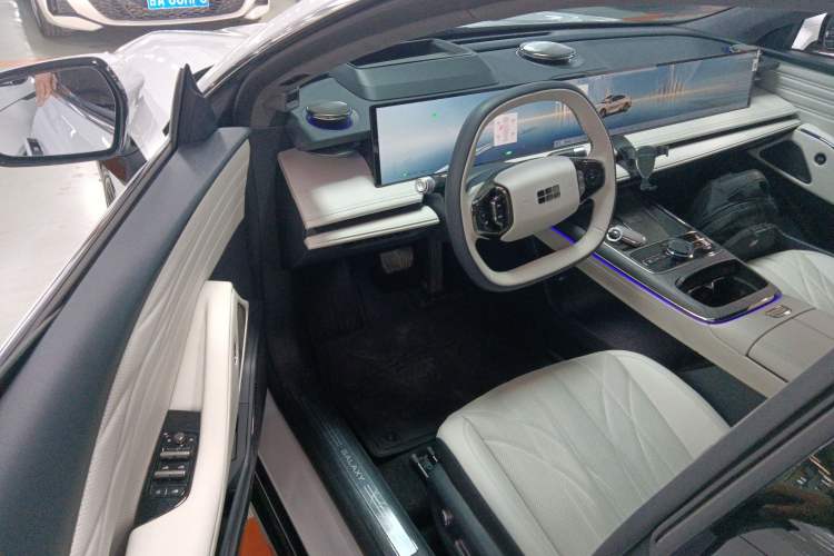 Used Geely Galaxy E8 2025 700 km Long-Range Intelligent Driving Version