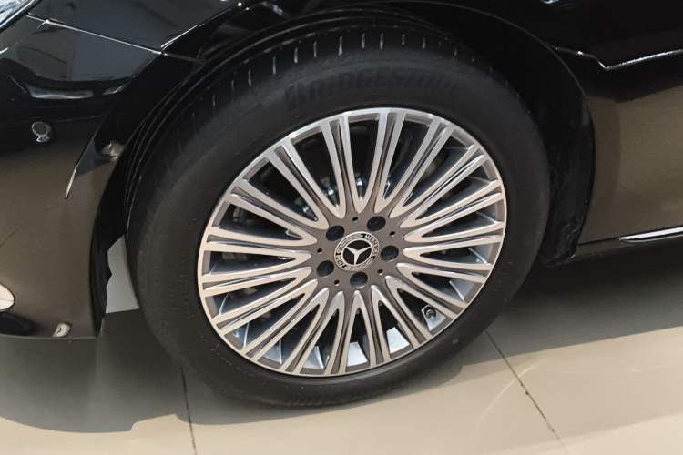 Used Mercedes-Benz E-Class 2023 Facelift E 260 L