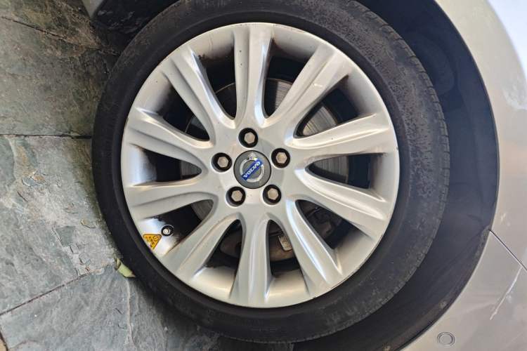 Used Volvo V40 2014 2.0T Zhiya Edition
