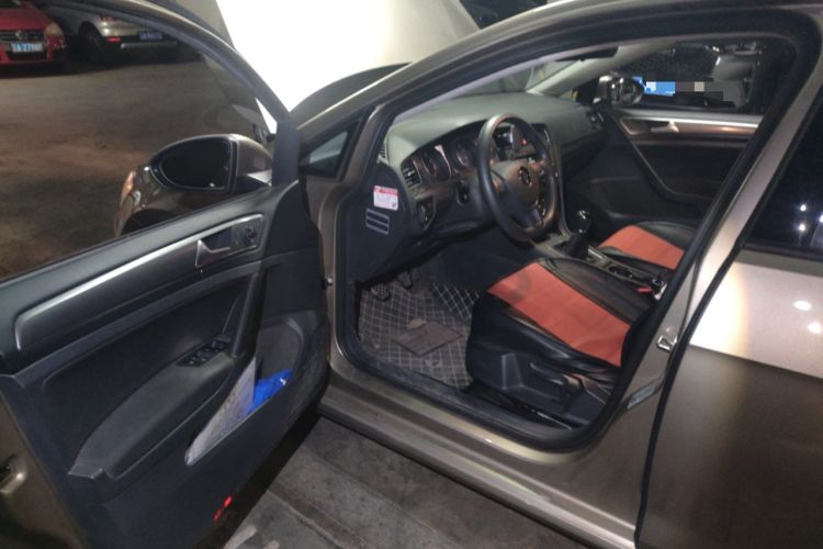 Used Volkswagen Golf 2016 1.6L Manual Fashion Edition Driver Seat