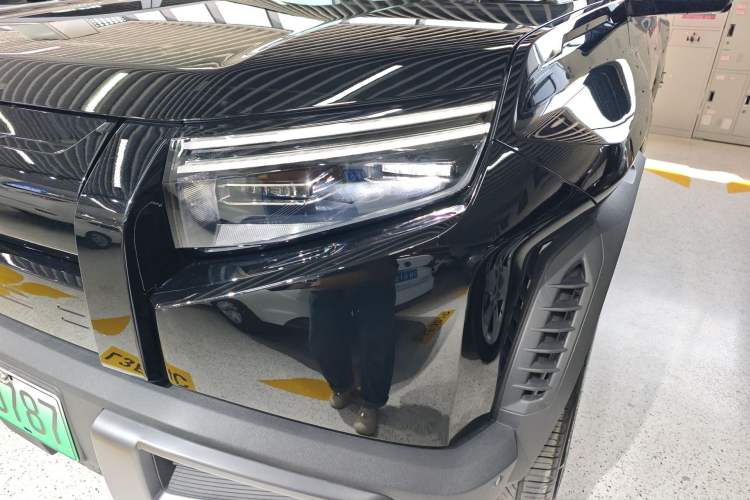 Used Formula Leopard Titanium 3 2025 501 km All-Wheel Drive Intelligent Driving Max Edition
