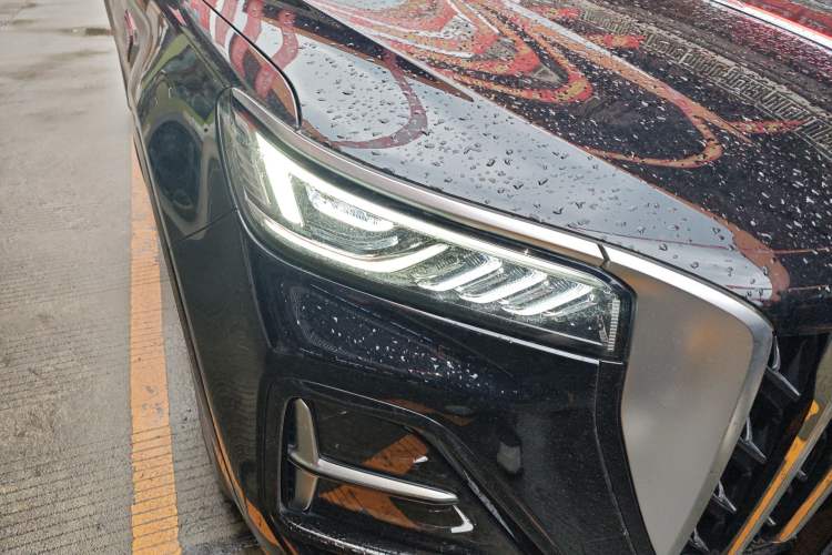 Used Hongqi HS5 2023 2.0T Qixiang Pro Edition