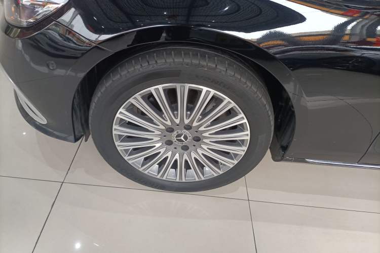 Used Mercedes-Benz E-Class 2022 Second Facelift E 300 L Luxury Edition
