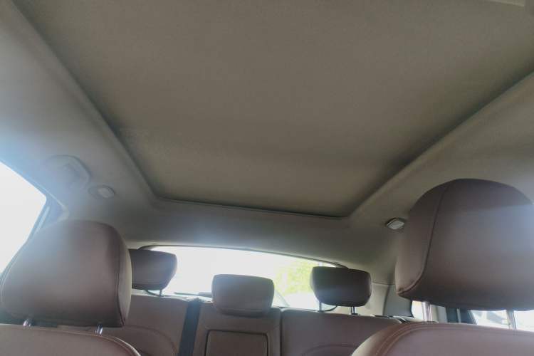 Used Zotye T600 2016 Sport Edition 1.5T Manual Prestige Model Headliner