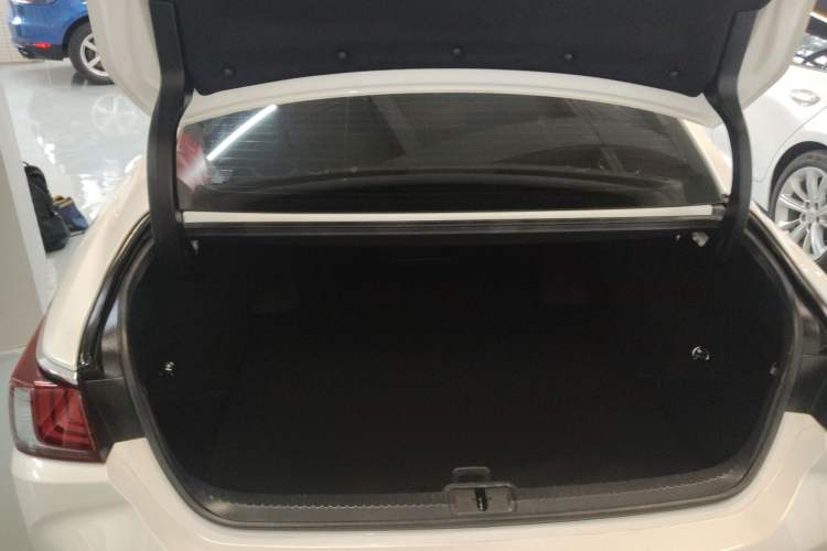 Used Lexus ES 2020 300h Premier Edition
