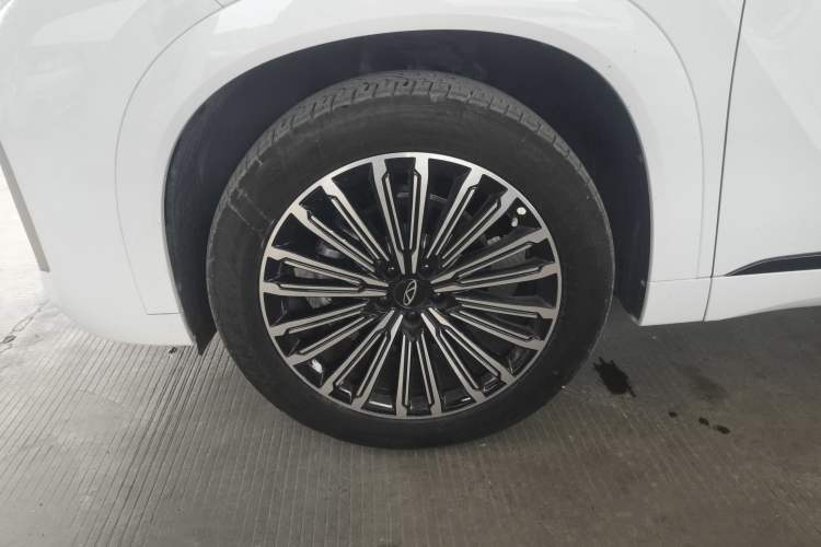 Used Chery Tiggo 9 2025 2.0T Automatic Two-Wheel Drive Luxury Edition 5 Seats Left Front Wheel Hub