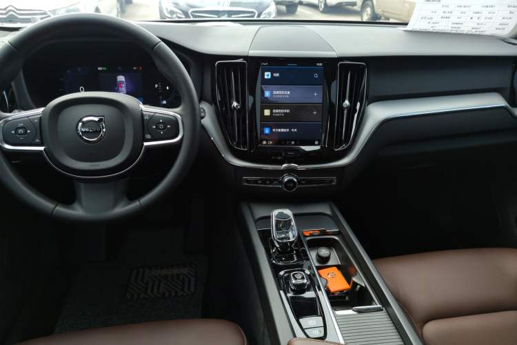 Used Volvo XC60 2024 B5 4x4 Smart Luxury Edition