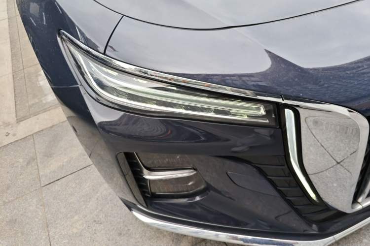 Used Hongqi H5 2024 2.0T Automatic Smart Connect Flagship Edition Right Front Headlight