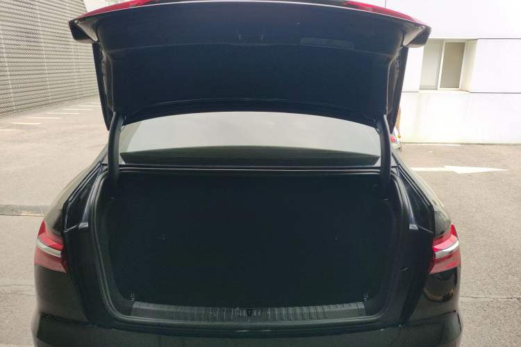 Used Audi A6L 2019 40 TFSI Luxury Dynamic Model Trunk