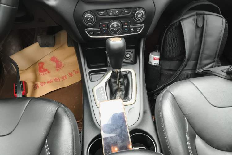 Used Jeep Cherokee 2017 2.0L Superior Edition