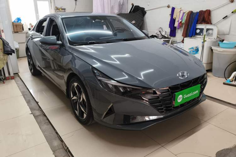 Used Hyundai Elantra 2022 1.5L CVT LUX Prestige Edition Front Right 45 Deg