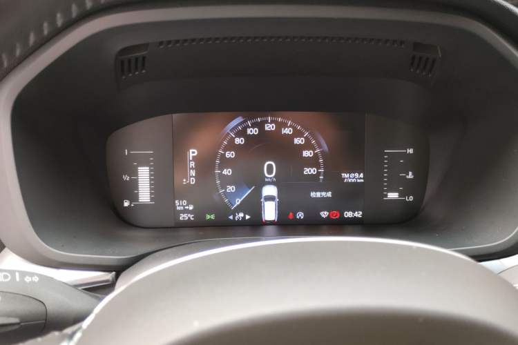 Used Volvo XC60 2021 T5 4x4 Smart Luxury Edition Instrument Cluster