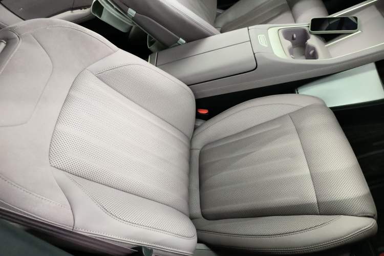 Used ONVO L60 2024 60 kWh Rear-Drive Version
