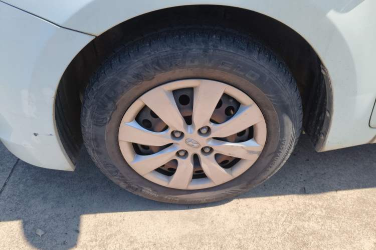 Used Hyundai Verna (older generation) 2014 1.4L Manual Smart GLS Trim