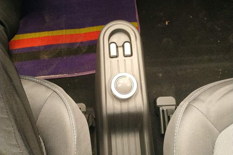 Used Wuling Hongguang MINIEV 2022 Easy Version Lithium Iron Phosphate Gear Lever