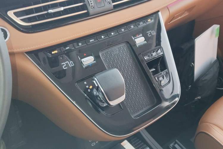 Used Hongqi HQ9 PHEV 2024 2.0T Four-Wheel Drive Luxury Edition Gear Lever