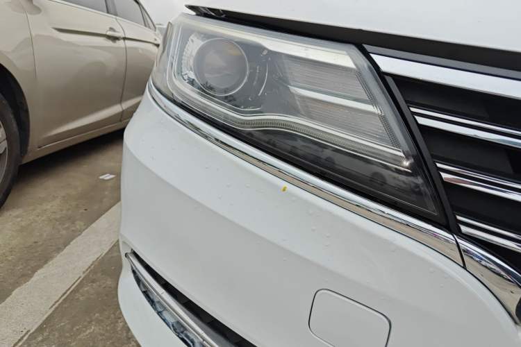 Used Roewe i6 2018 20T Automatic Flagship Edition Right Front Headlight