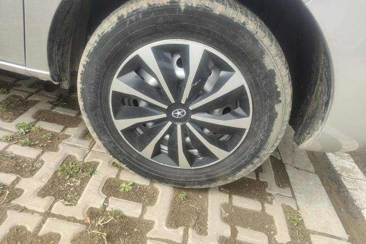 Used JAC Refine M3 2021 PLUS 1.8L 2-Seat Shuttle Version Right Front Wheel Hub